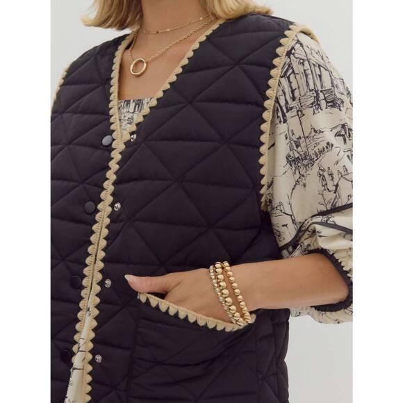 NEW ENTRO scalloped trim vest in black tan - Picture 7 of 8